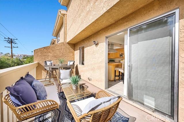 2000 Mathews Avenue, Redondo Beach, California 90278, 2 Bedrooms Bedrooms, ,2 BathroomsBathrooms,Residential,Sold,Mathews,SB22083449
