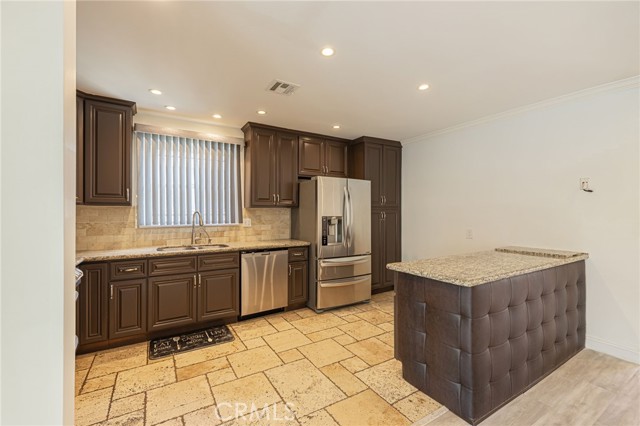 Detail Gallery Image 10 of 36 For 18754 Covello St, Reseda,  CA 91335 - 3 Beds | 2/1 Baths