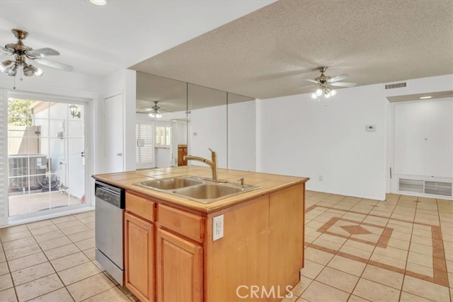 Detail Gallery Image 19 of 47 For 22311 Devonshire St #36,  Chatsworth,  CA 91311 - 3 Beds | 2 Baths