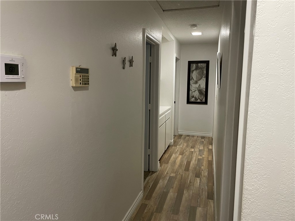 https://media.crmls.org/medias/ba001744-3a83-472b-810c-c235f77b8680.jpg?preset=X-Large