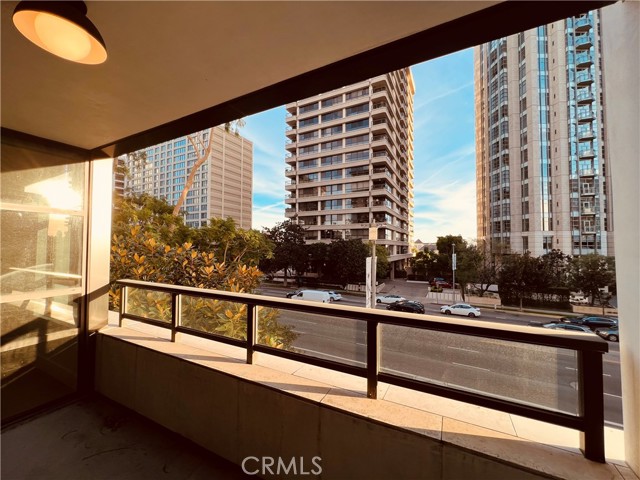 Image 2 for 10777 Wilshire Blvd #310, Los Angeles, CA 90211