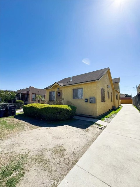 Detail Gallery Image 2 of 14 For 822 E 87th Pl, Los Angeles,  CA 90002 - – Beds | – Baths