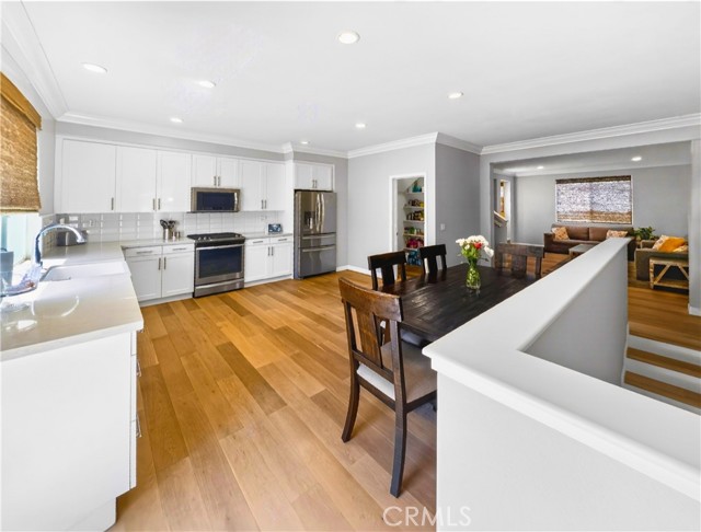 Detail Gallery Image 9 of 25 For 16901 Airport Circle #107,  Huntington Beach,  CA 92649 - 3 Beds | 2/2 Baths