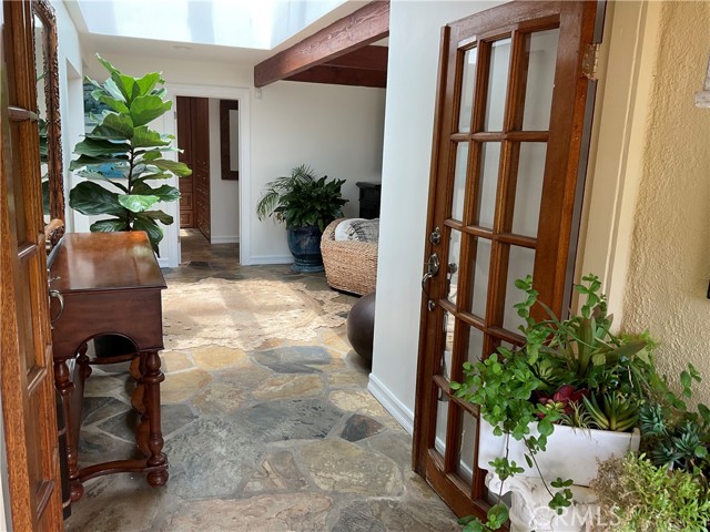 4621 Wayne Road, Corona del Mar CA: https://media.crmls.org/medias/ba02c68a-f64d-4b8f-b1de-a88b04ad2457.jpg