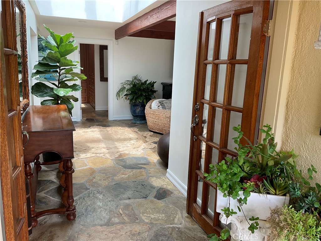 MLS #OC25182899 img 10