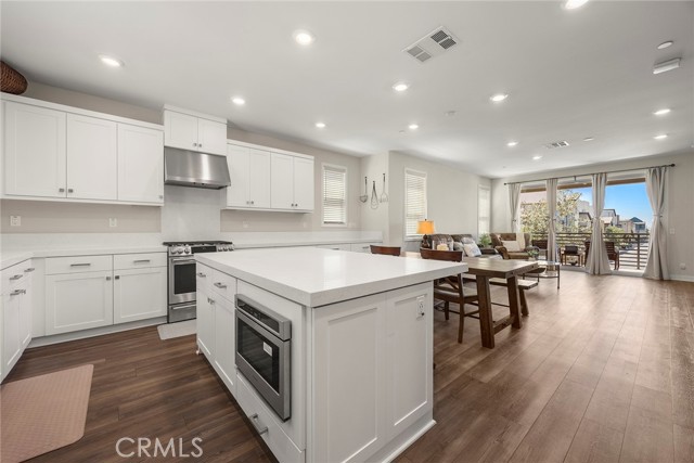 Detail Gallery Image 16 of 27 For 204 Keeper, Irvine,  CA 92618 - 4 Beds | 3/1 Baths