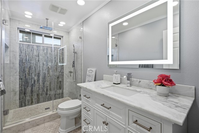 Detail Gallery Image 16 of 30 For 19833 Blythe, Winnetka,  CA 91306 - 3 Beds | 2 Baths