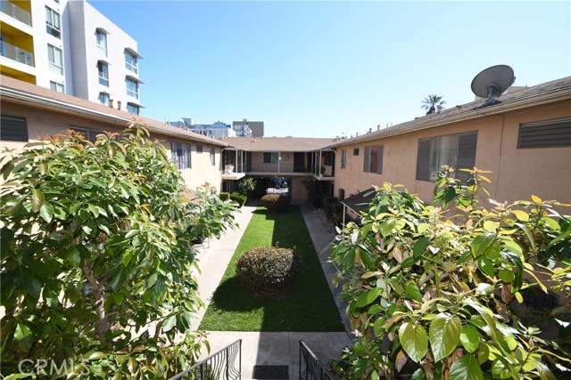 Detail Gallery Image 18 of 22 For 333 Linden Ave #18,  Long Beach,  CA 90802 - 2 Beds | 1 Baths