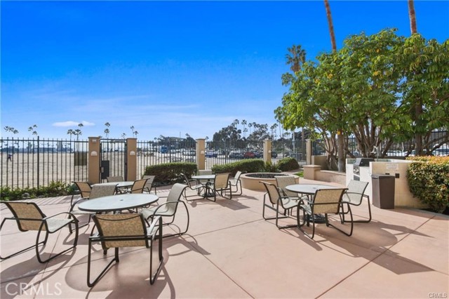 850 E Ocean Boulevard, Long Beach CA: https://media.crmls.org/medias/ba04c442-656f-4e23-b90f-5545a290cb69.jpg