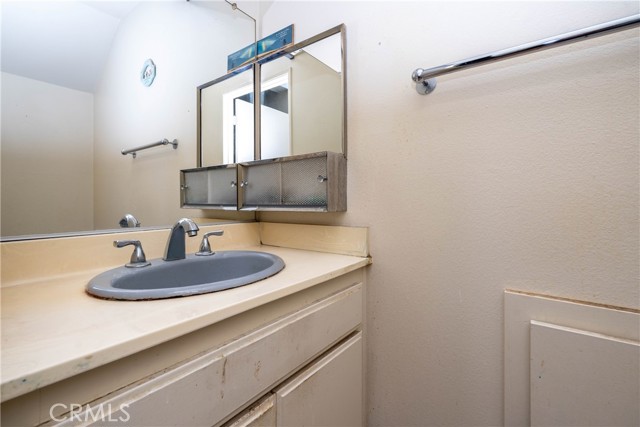 Detail Gallery Image 34 of 37 For 1828 Rainbow Terrace Ln, Montebello,  CA 90640 - 3 Beds | 1/1 Baths