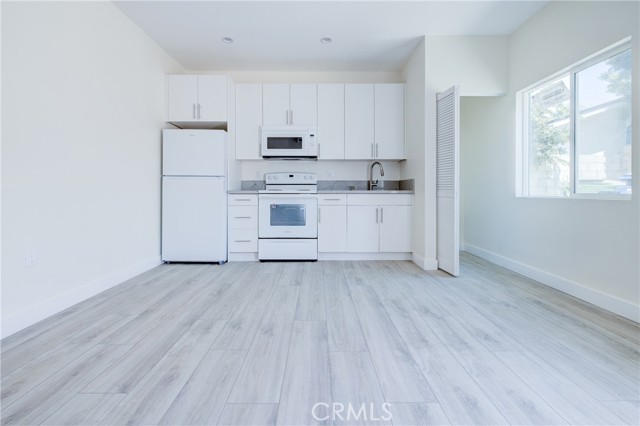 Detail Gallery Image 16 of 26 For 2947 West Bld, Los Angeles,  CA 90016 - 9 Beds | 6 Baths