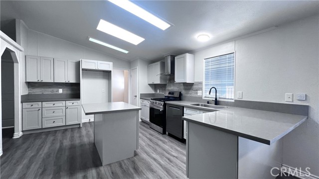 Detail Gallery Image 19 of 37 For 20843 Waalew Rd #C148,  Apple Valley,  CA 92307 - 4 Beds | 2 Baths