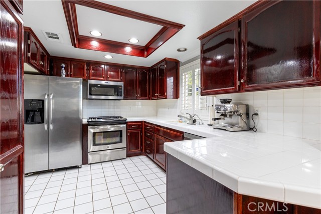 Detail Gallery Image 8 of 31 For 9273 Sierra Vista Cir, Pico Rivera,  CA 90660 - 3 Beds | 2/1 Baths