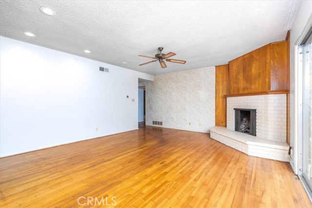 Detail Gallery Image 3 of 25 For 3561 East Janice Street, Long Beach,  CA 90805 - 3 Beds | 2 Baths