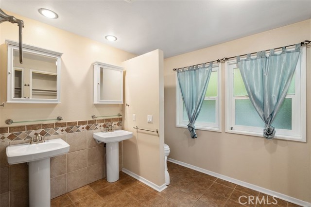 Detail Gallery Image 27 of 42 For 5765 Fairhaven Ave, Woodland Hills,  CA 91367 - 3 Beds | 2 Baths