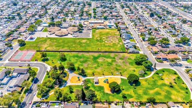 2401 El Portal Way, Oxnard CA: https://media.crmls.org/medias/ba06c088-5c21-4a01-8b1e-83686514bd11.jpg