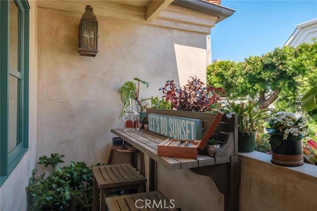 Image 43 of 75 For 1001 4th  