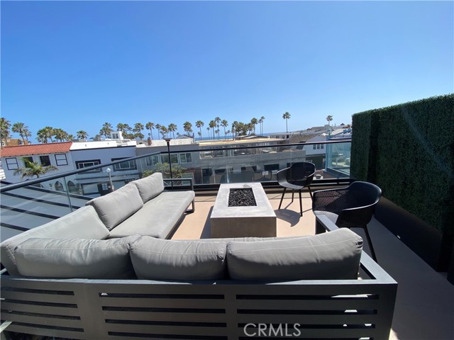 500 E Balboa Boulevard, Newport Beach CA: https://media.crmls.org/medias/ba072633-2094-4e51-800e-bcac83fea76b.jpg