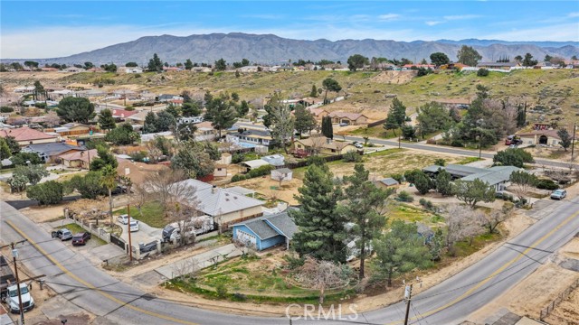 Detail Gallery Image 14 of 16 For 17405 Adobe, Hesperia,  CA 92345 - 3 Beds | 2 Baths