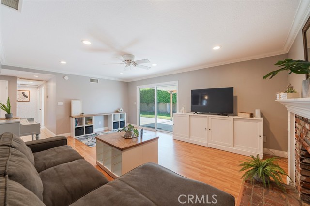 Detail Gallery Image 18 of 39 For 2436 E Tryon, Anaheim,  CA 92806 - 3 Beds | 2 Baths