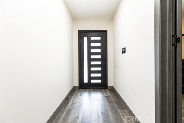 15409 Wyandotte Street, Van Nuys CA: https://media.crmls.org/medias/ba081aae-65f3-4f50-94a1-25ba0e16c73a.jpg