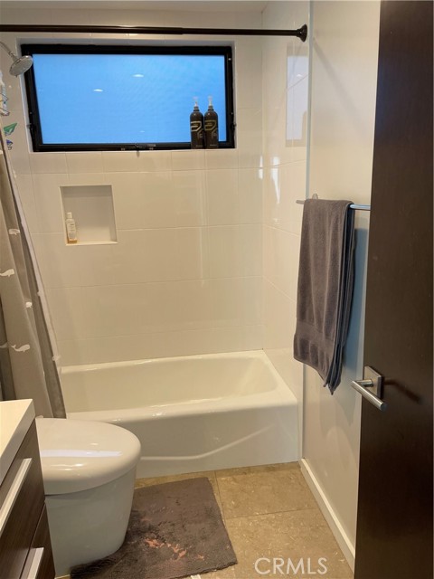 1501 Crest Drive, Manhattan Beach CA: https://media.crmls.org/medias/ba082549-1305-4055-92fb-47b8727db61a.jpg