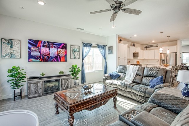 Detail Gallery Image 18 of 46 For 1817 N Phillip, Clovis,  CA 93619 - 5 Beds | 3/1 Baths