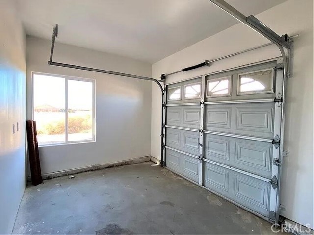7666 Poppy Boulevard, California City CA: https://media.crmls.org/medias/ba08c9e6-5b59-4dd1-8978-8d29f56aa736.jpg