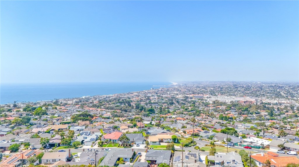 https://media.crmls.org/medias/ba094d26-5a52-4643-b760-ccb38821a10a.jpg?preset=X-Large