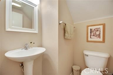 Detail Gallery Image 4 of 23 For 4816 Ventana Way, Oceanside,  CA 92057 - 3 Beds | 2/1 Baths