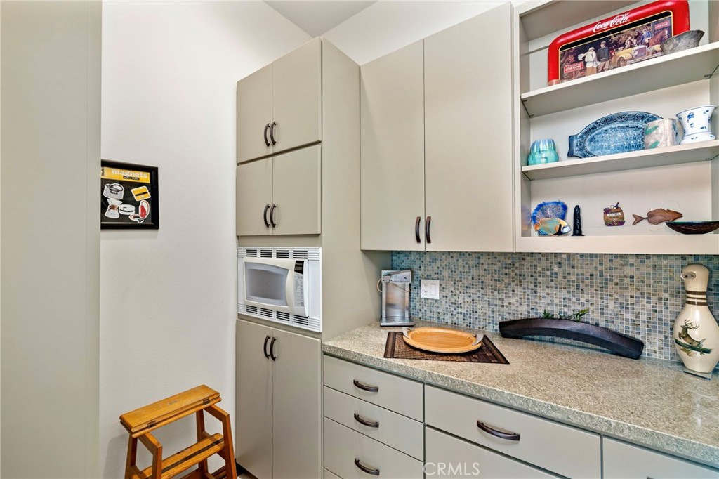 4308 The Strand