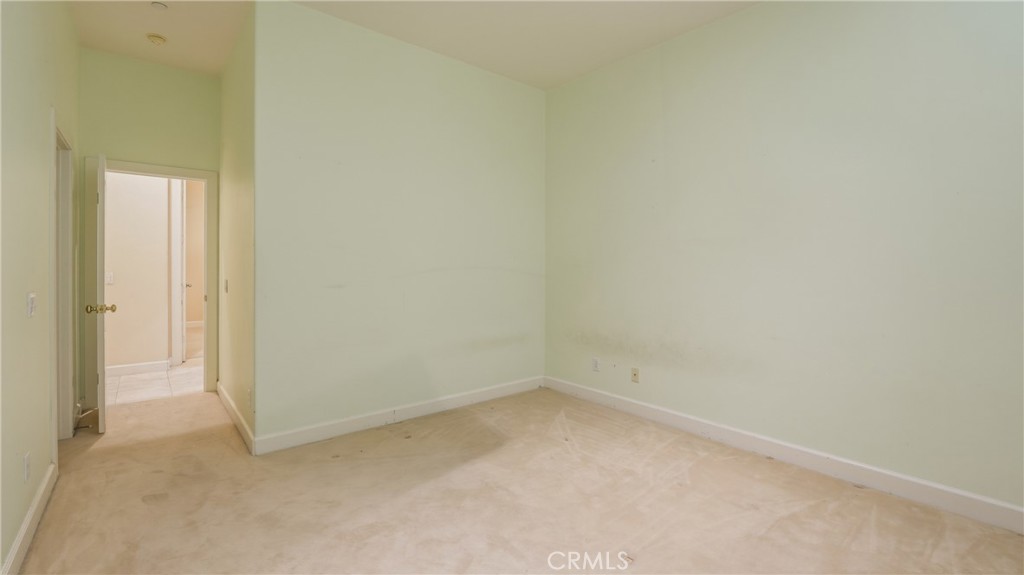 https://media.crmls.org/medias/ba0b1616-6f47-4f25-8f2f-279764b9eed8.jpg?preset=X-Large
