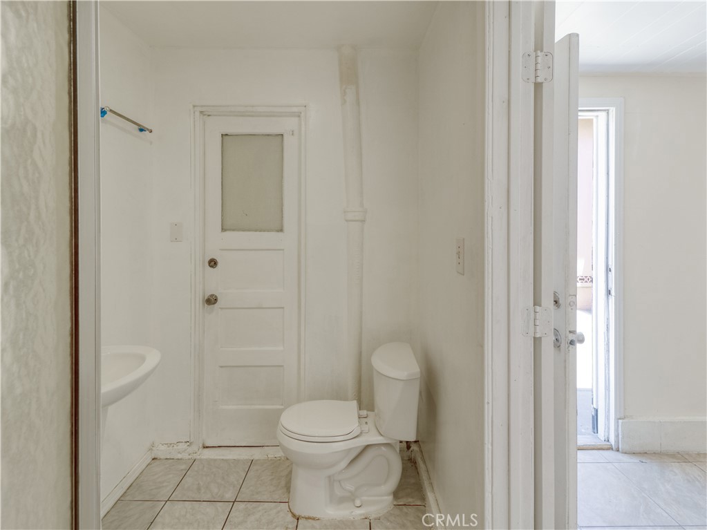 https://media.crmls.org/medias/ba0b3461-27a1-44f1-9d76-b7918afa58b9.jpg?preset=X-Large