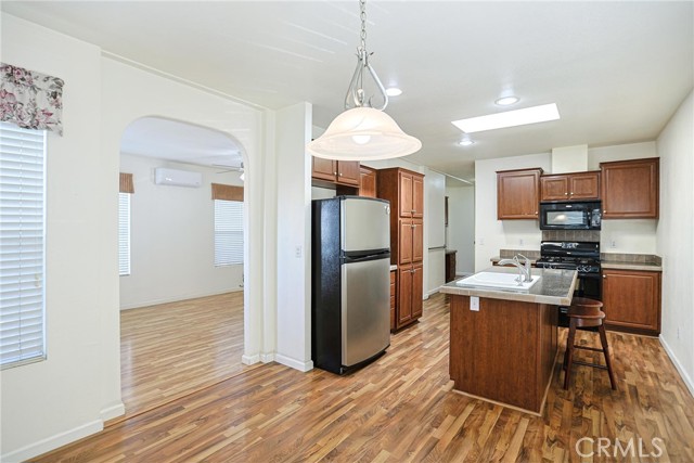 Detail Gallery Image 8 of 42 For 7700 Lampson, Garden Grove,  CA 92841 - 2 Beds | 2 Baths