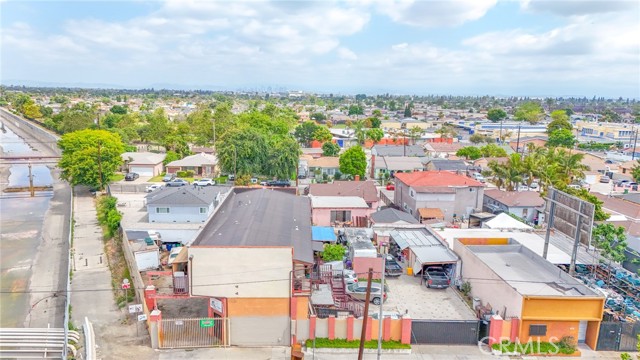 Detail Gallery Image 4 of 14 For 923 W Rosecrans Ave, Compton,  CA 90222 - 4 Beds | 2 Baths