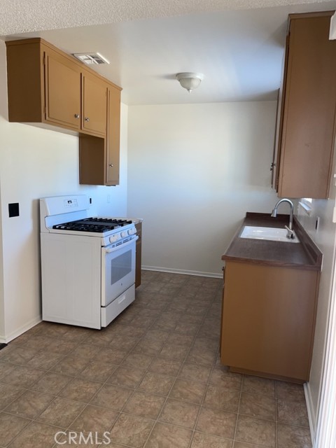 Detail Gallery Image 8 of 20 For 16088 Chestnut St, Hesperia,  CA 92345 - 2 Beds | 1 Baths