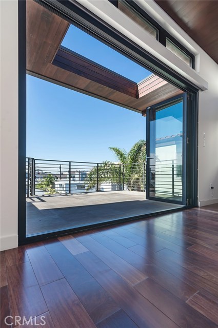 122 Manhattan Avenue, Hermosa Beach, California 90254, 3 Bedrooms Bedrooms, ,1 BathroomBathrooms,Residential,Sold,Manhattan,SB18007639