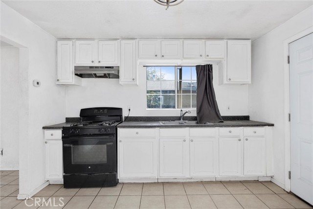 Detail Gallery Image 24 of 37 For 1425 Murdock, Bakersfield,  CA 93307 - 2 Beds | 1 Baths