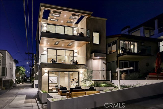 315 25th, Manhattan Beach, California 90266, 3 Bedrooms Bedrooms, ,3 BathroomsBathrooms,Residential,For Sale,25th,SB26081784