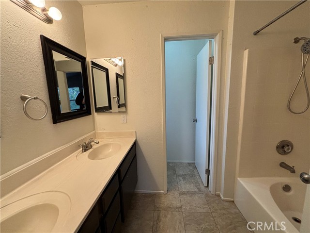 Detail Gallery Image 13 of 34 For 37638 Patty Ct, Palmdale,  CA 93550 - 4 Beds | 2/1 Baths