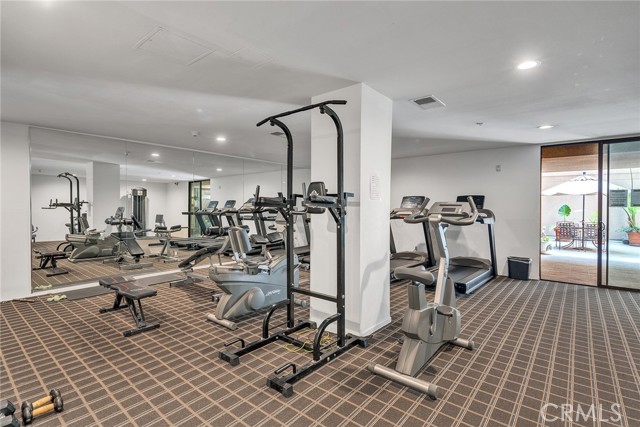 625 S Berendo Street, Los Angeles CA: https://media.crmls.org/medias/ba102375-ec35-4a0a-84b5-52169259a43f.jpg