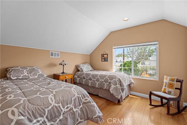 Detail Gallery Image 16 of 25 For 17820 Florwood Ave, Torrance,  CA 90504 - 4 Beds | 3 Baths