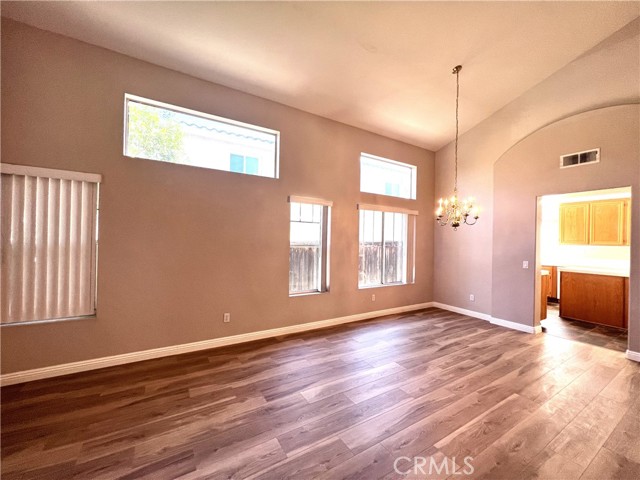20865 Oakdale Lane, Riverside CA: https://media.crmls.org/medias/ba109458-1bd1-4e5e-9568-e55dd9febcea.jpg