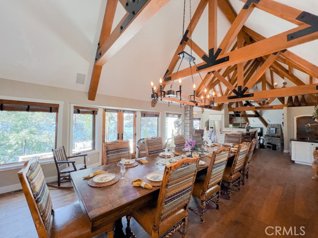 923 Lake Edge Way, Lake Arrowhead CA: https://media.crmls.org/medias/ba10f3b0-d5a9-4191-ab4d-c6dddaa6c06f.jpg