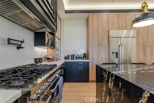 Detail Gallery Image 38 of 70 For 7714 Lasaine Ave, Northridge,  CA 91325 - 3 Beds | 4 Baths