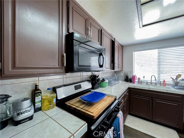 43930 11th E Street, Lancaster CA: https://media.crmls.org/medias/ba120c30-8484-4cc9-8ce7-da4c9b8a04e0.jpg