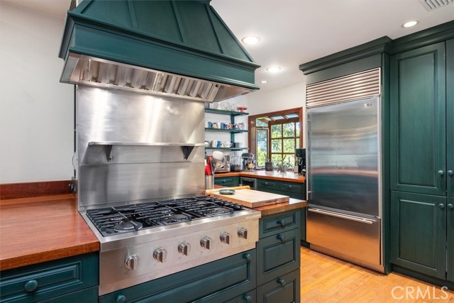 Detail Gallery Image 9 of 48 For 4040 Murietta Ave, Sherman Oaks,  CA 91423 - 3 Beds | 3 Baths