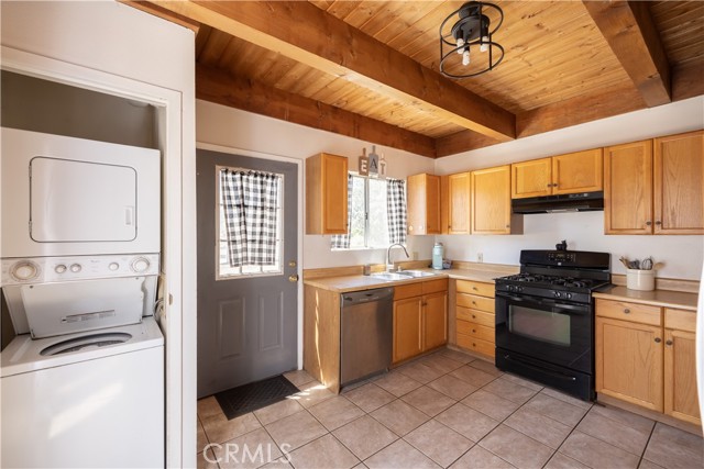 Detail Gallery Image 13 of 30 For 871 Spruce Ln, Big Bear City,  CA 92314 - 2 Beds | 2 Baths