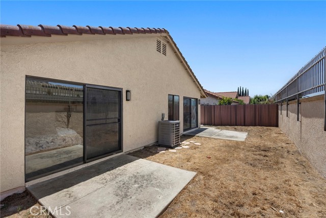 2373 Weatherwood Rd., Corona CA: https://media.crmls.org/medias/ba125ec5-62e8-4f70-8a39-83fa4215c111.jpg