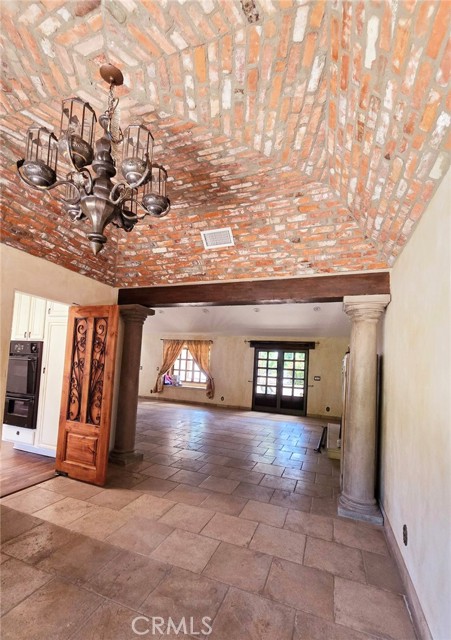 Detail Gallery Image 9 of 20 For 19613 Hiawatha St, Chatsworth,  CA 91311 - 4 Beds | 3/1 Baths